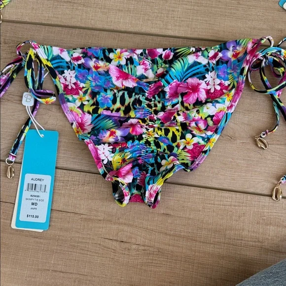 Beach Bunny Floral Bikini Set - Picture 3 of 4